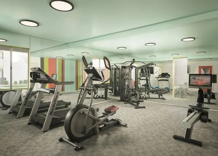 Apartment Luxe Near Downtown With Pool, Gym And Parking *