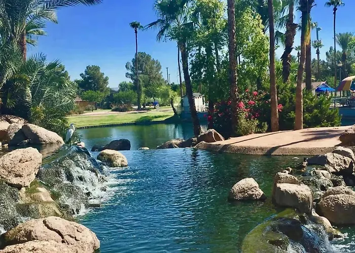 Apartment Luxe Near Downtown With Pool, Gym And Parking