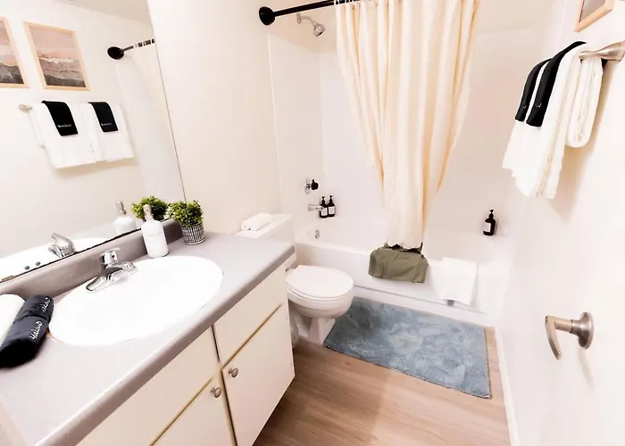 Luxe Near Downtown With Pool, Gym And Parking Gilbert